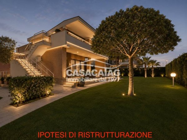 casa indipendente in vendita a Roma in zona Castel Fusano