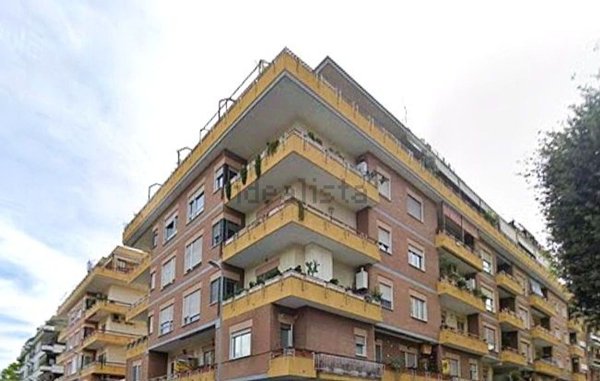 appartamento in vendita a Roma in zona Ostia