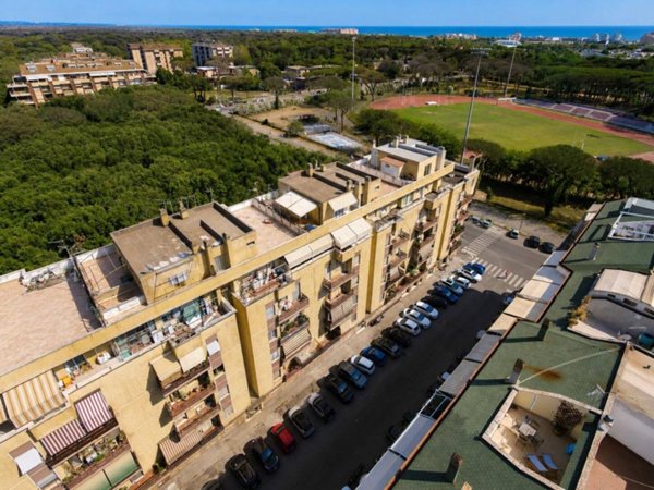 appartamento in vendita a Roma in zona Ostia