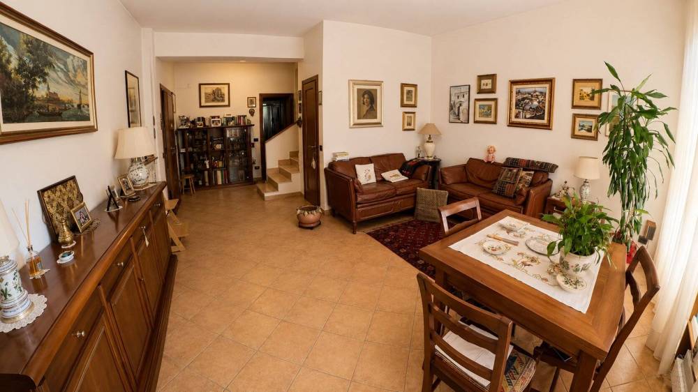 appartamento in vendita a Roma in zona Ostia