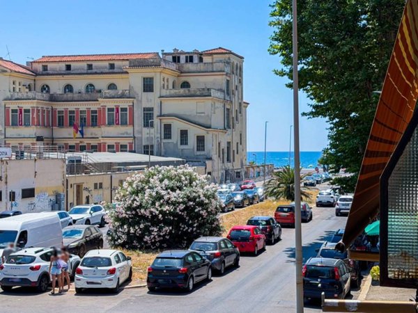 appartamento in vendita a Roma in zona Ostia