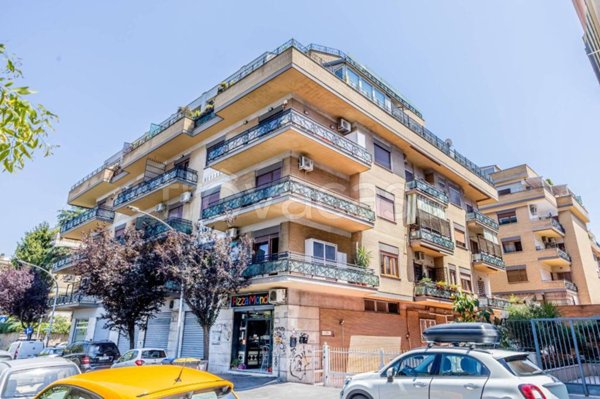 negozio in vendita a Roma in zona Portuense