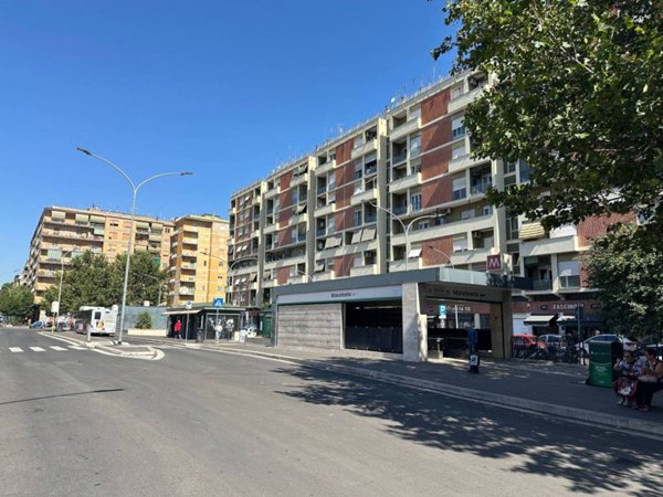 negozio in vendita a Roma in zona Tiburtino