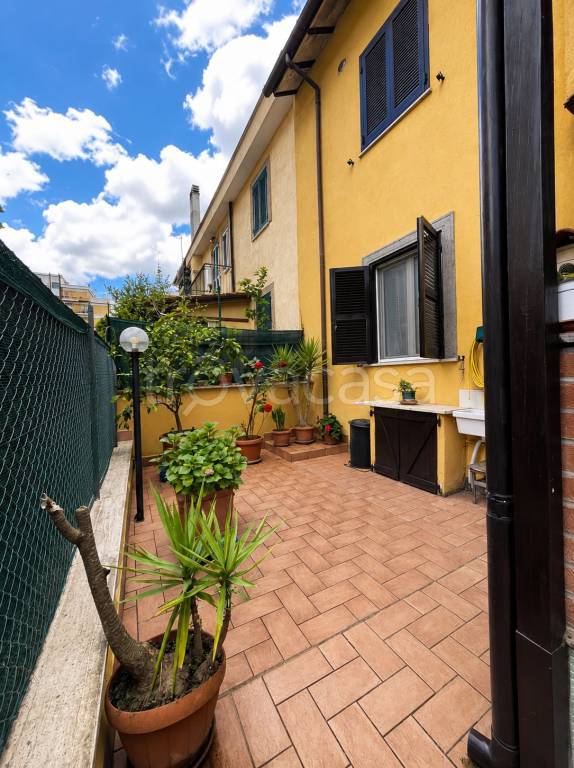 appartamento in vendita a Roma in zona Casalotti