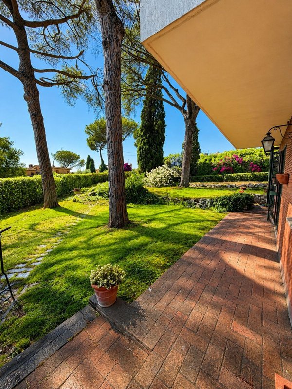 casa indipendente in vendita a Roma in zona Tre Pini - Poggio dei Fiori