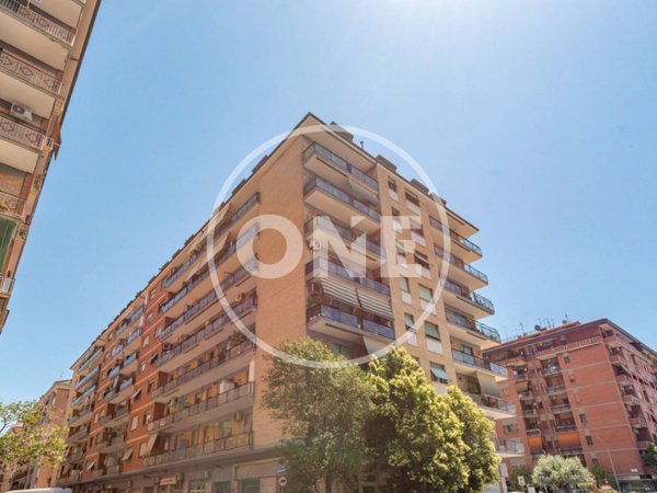 appartamento in vendita a Roma in zona Tuscolano