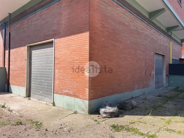 locale di sgombero in vendita a Roma in zona Massimina/Casal Lumbroso