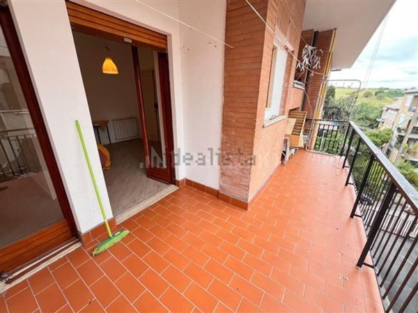 appartamento in vendita a Roma in zona Tomba di Nerone