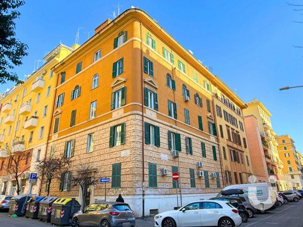 appartamento in vendita a Roma in zona Appio Latino