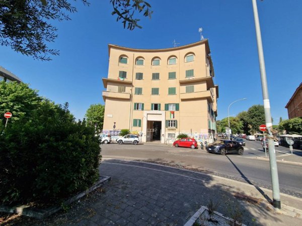 appartamento in vendita a Roma in zona Ostiense