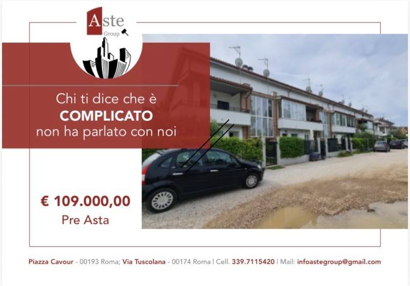appartamento in vendita a Roma in zona Ostia Antica