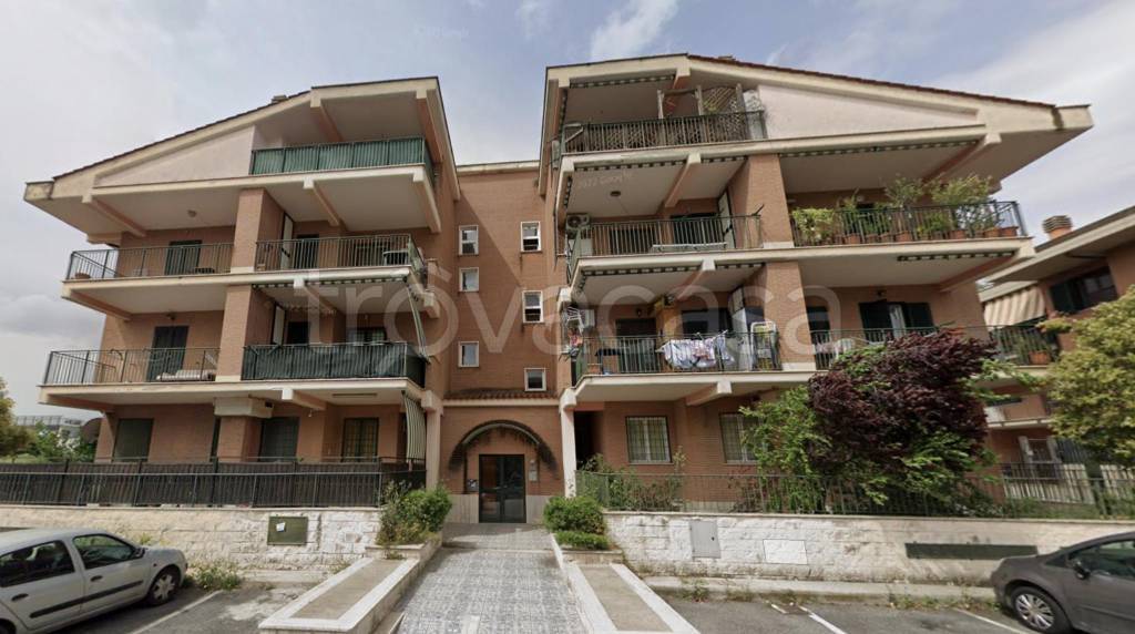 appartamento in vendita a Roma in zona Castelverde