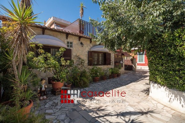 appartamento in vendita a Roma in zona Acilia