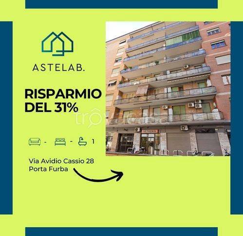 negozio in vendita a Roma in zona Tuscolano