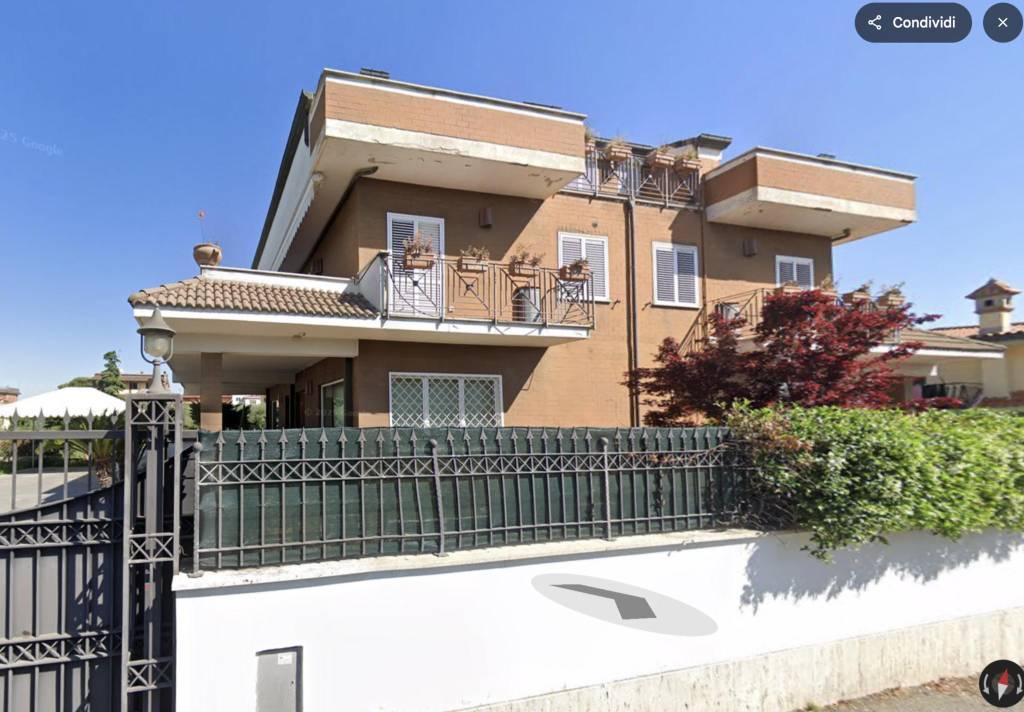 casa indipendente in vendita a Roma in zona Finocchio