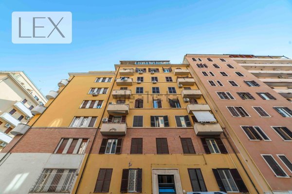 appartamento in vendita a Roma in zona Appio Latino