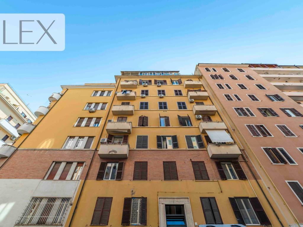 appartamento in vendita a Roma in zona Appio Latino