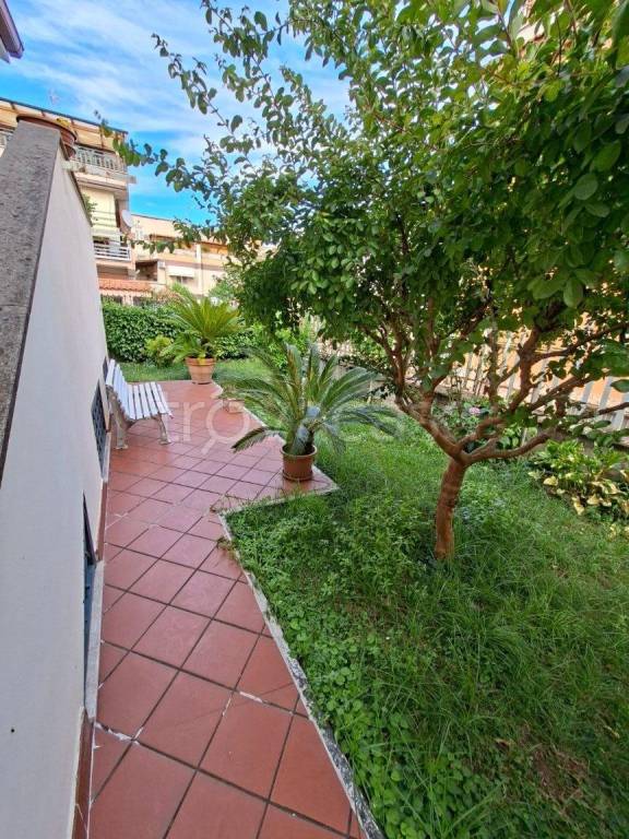 casa indipendente in vendita a Roma in zona Torre Gaia