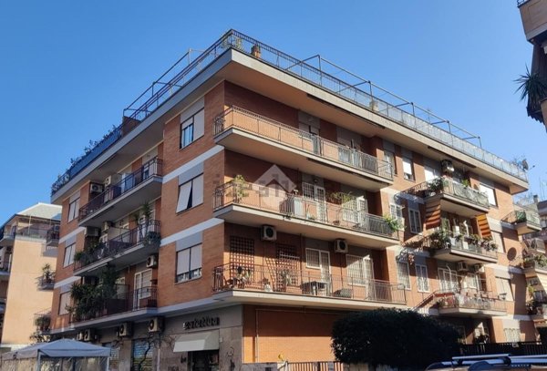 appartamento in vendita a Roma in zona Appio Claudio