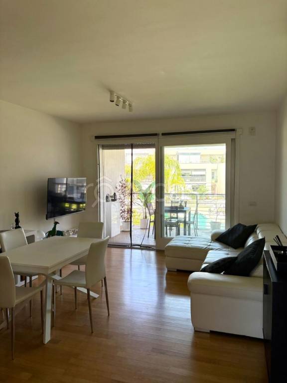 appartamento in vendita a Roma in zona Axa