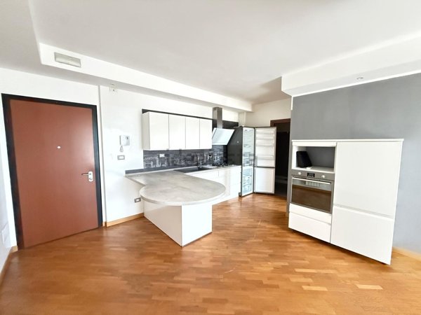 appartamento in vendita a Roma in zona Tor Cervara