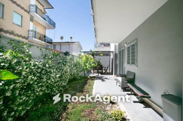 appartamento in vendita a Roma in zona Massimina/Casal Lumbroso
