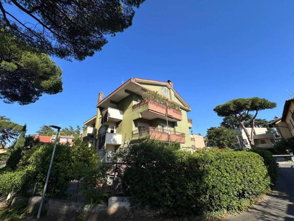 appartamento in vendita a Roma in zona Torre Gaia