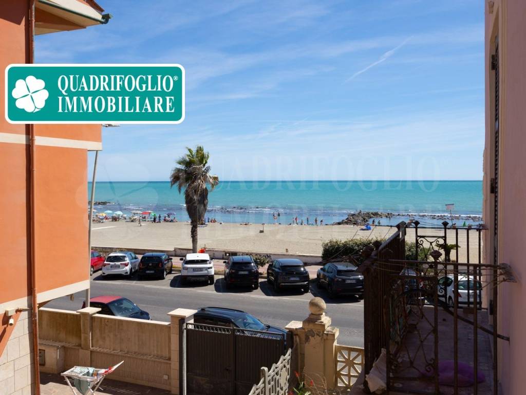 appartamento in vendita a Roma in zona Ostia