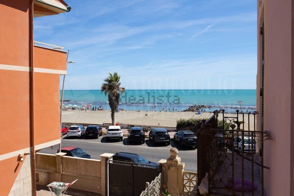 appartamento in vendita a Roma in zona Ostia