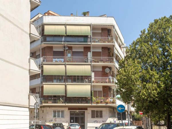 appartamento in vendita a Roma in zona Appio Claudio