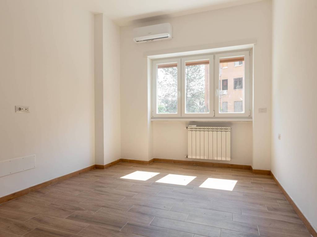 appartamento in vendita a Roma in zona Appio Claudio