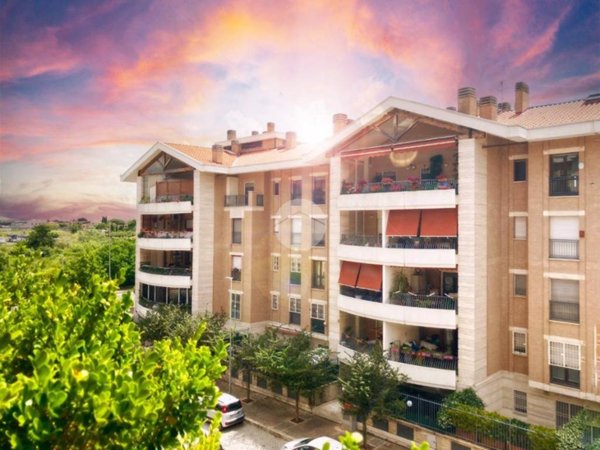 appartamento in vendita a Roma in zona Appio Claudio