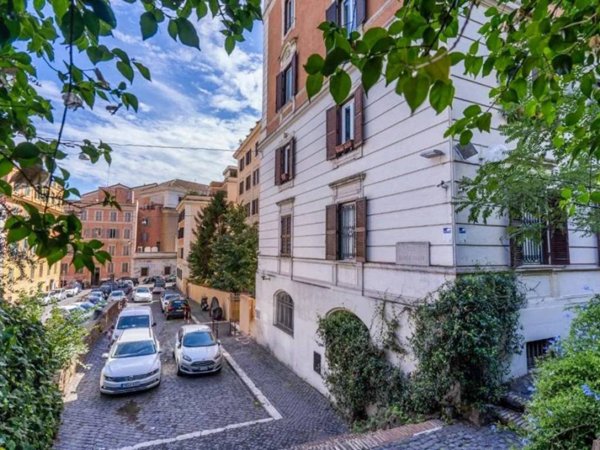 appartamento in vendita a Roma in zona Trastevere