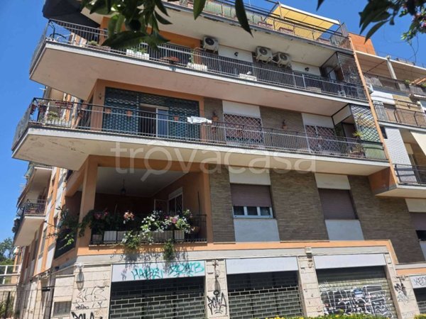 negozio in vendita a Roma in zona Ostiense