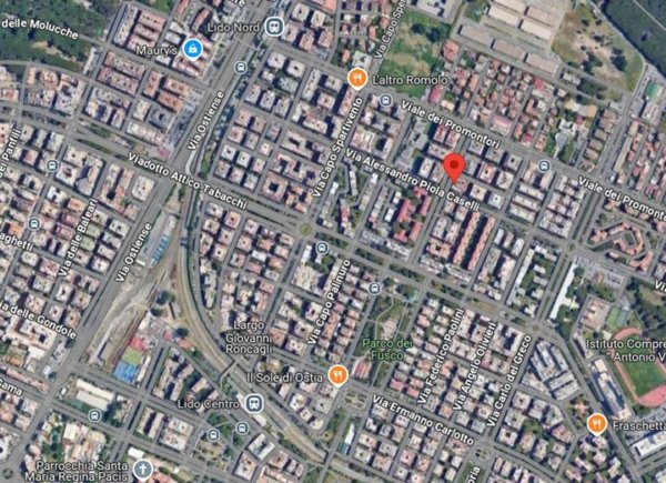 locale commerciale in vendita a Roma in zona Ostia