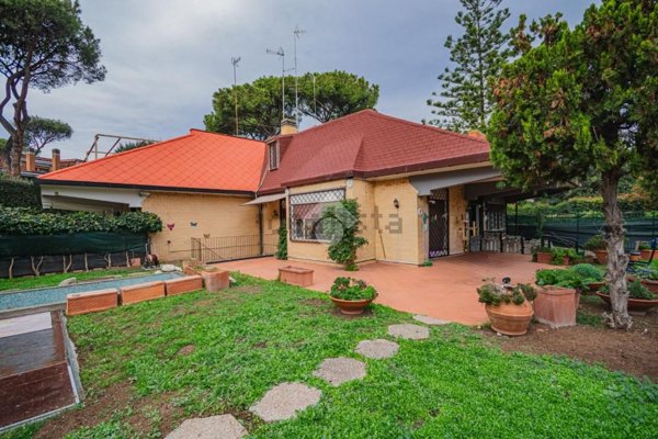 appartamento in vendita a Roma in zona EUR