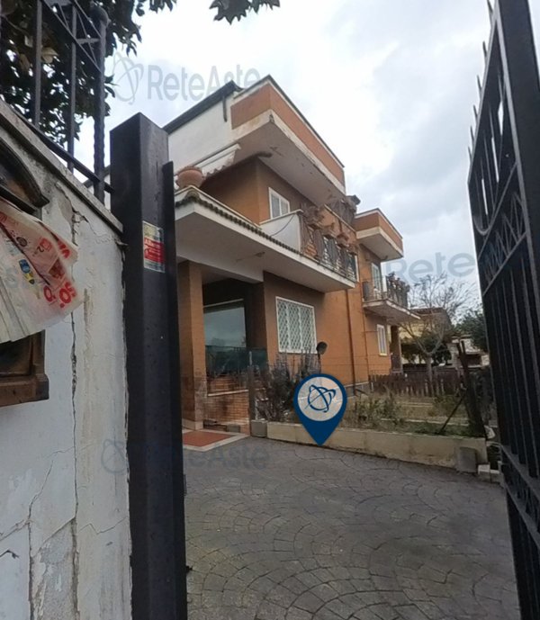 casa indipendente in vendita a Roma in zona Finocchio