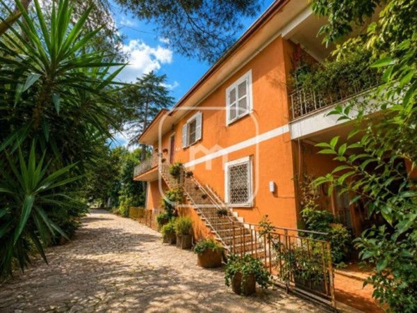 casa indipendente in vendita a Roma in zona Castelverde