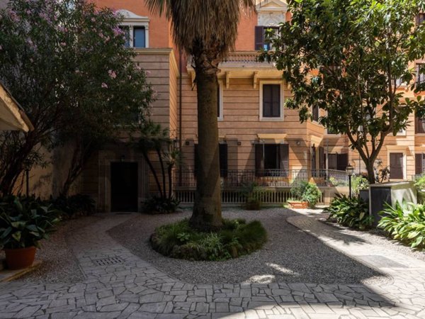 appartamento in vendita a Roma in zona Della Vittoria
