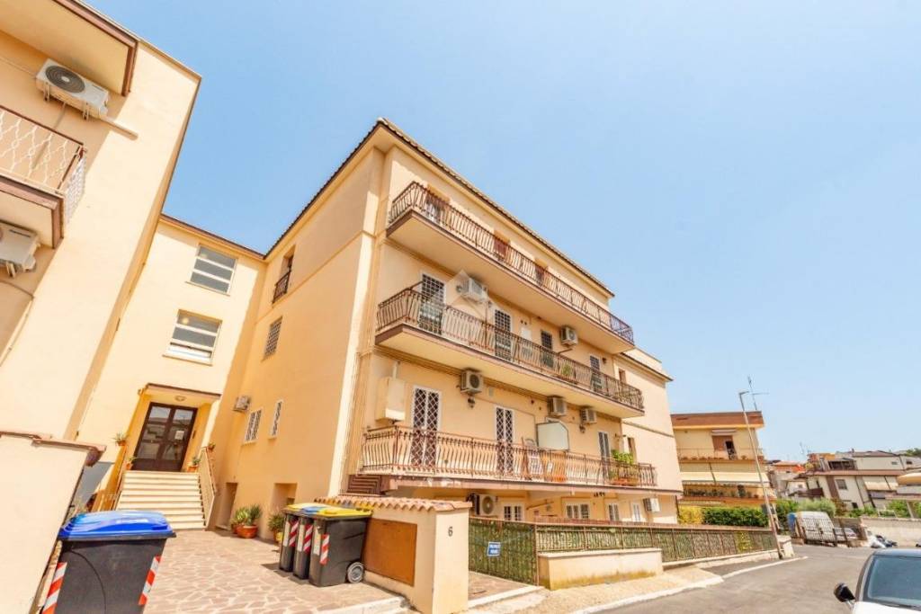 appartamento in vendita a Roma in zona Borghesiana