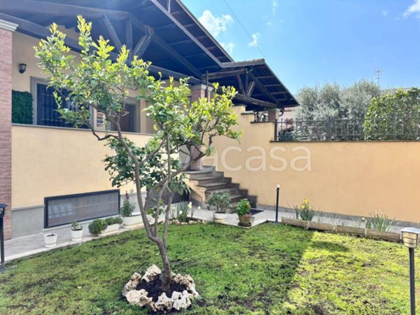 casa indipendente in vendita a Roma in zona Infernetto