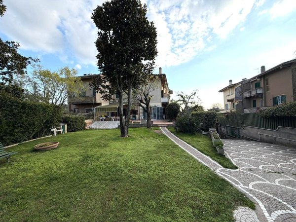 casa indipendente in vendita a Roma in zona Axa