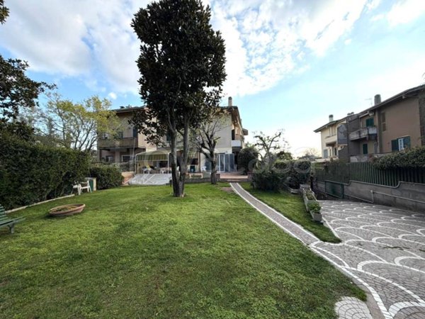 casa indipendente in vendita a Roma in zona Axa