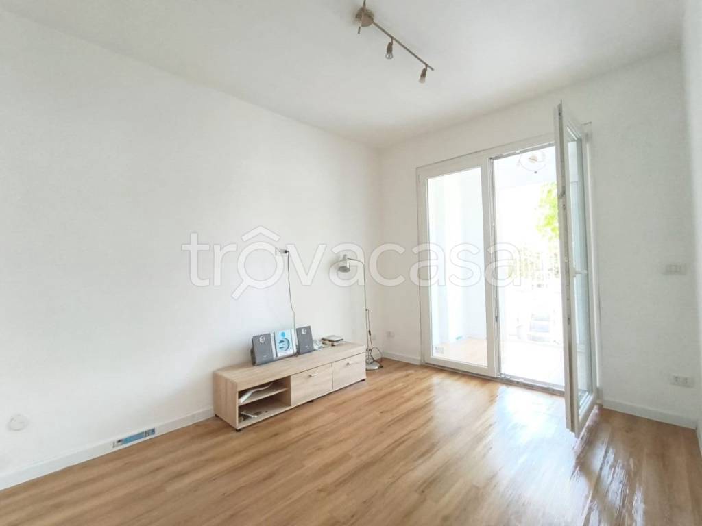 appartamento in vendita a Roma in zona Casal Palocco