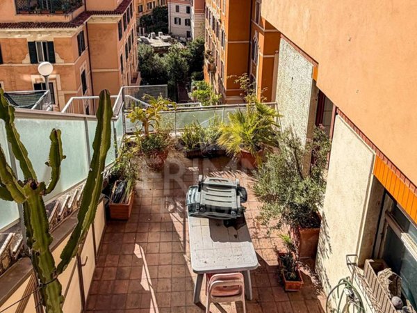 appartamento in vendita a Roma in zona Gianicolense