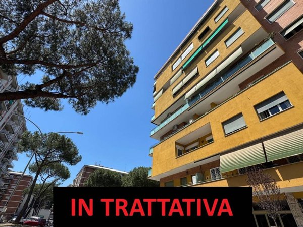 appartamento in vendita a Roma in zona Ostiense