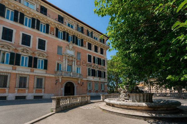 appartamento in vendita a Roma in zona Campo Marzio