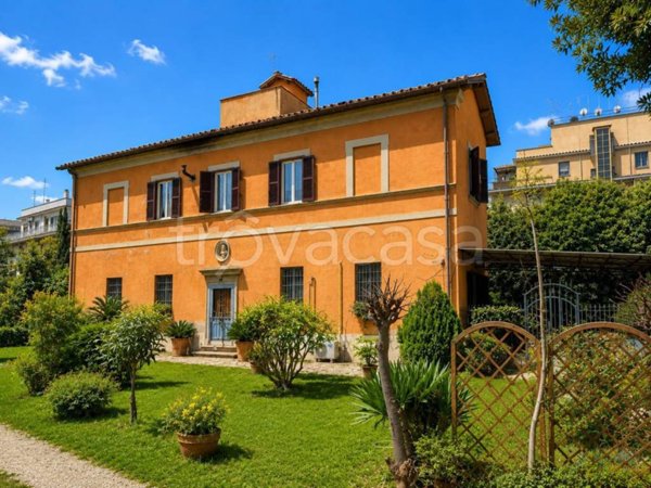 casa indipendente in vendita a Roma in zona Appio Latino
