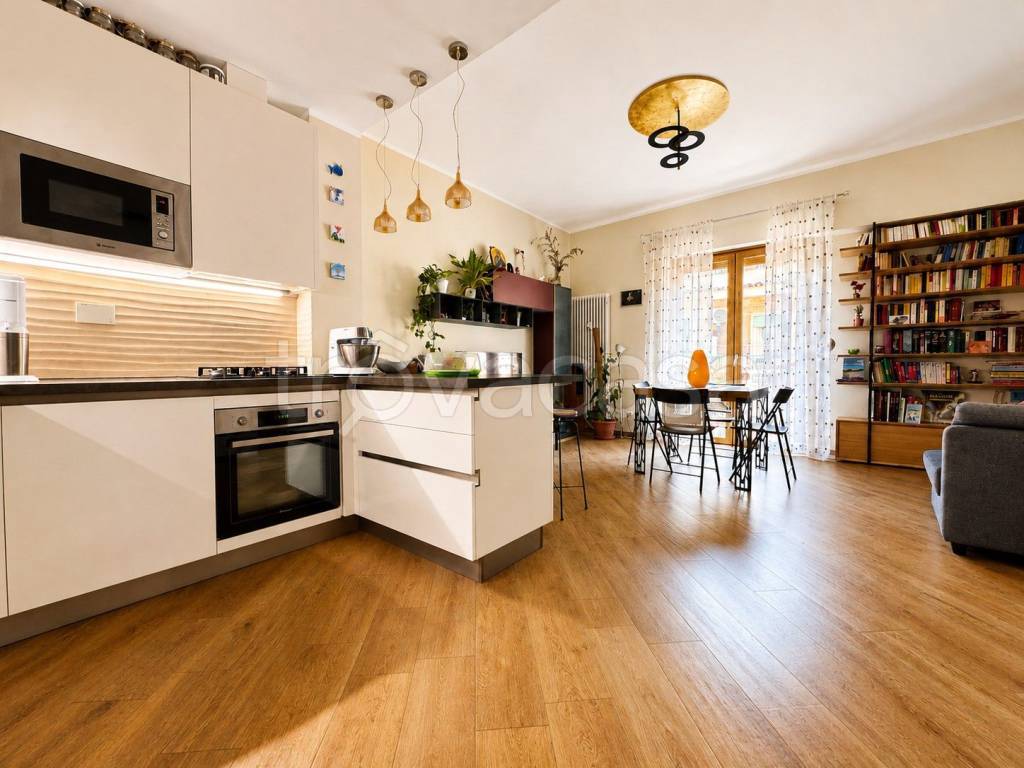 appartamento in vendita a Roma in zona Appio Latino
