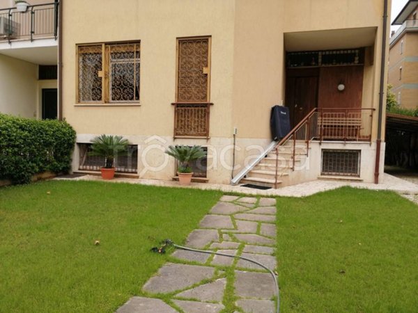 casa indipendente in vendita a Roma in zona Monte Sacro/Talenti